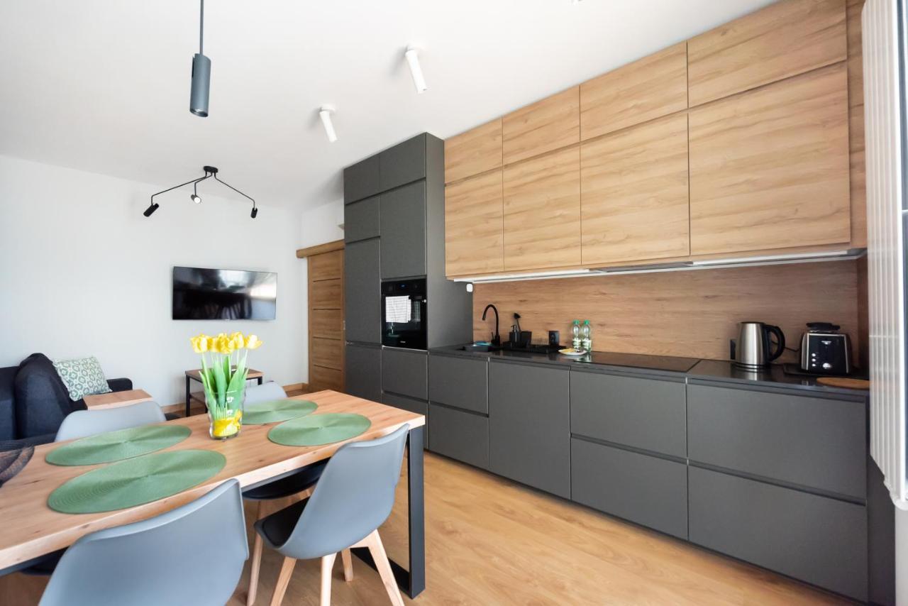Wola Skwer Happy Apartment Warschau Exterior foto
