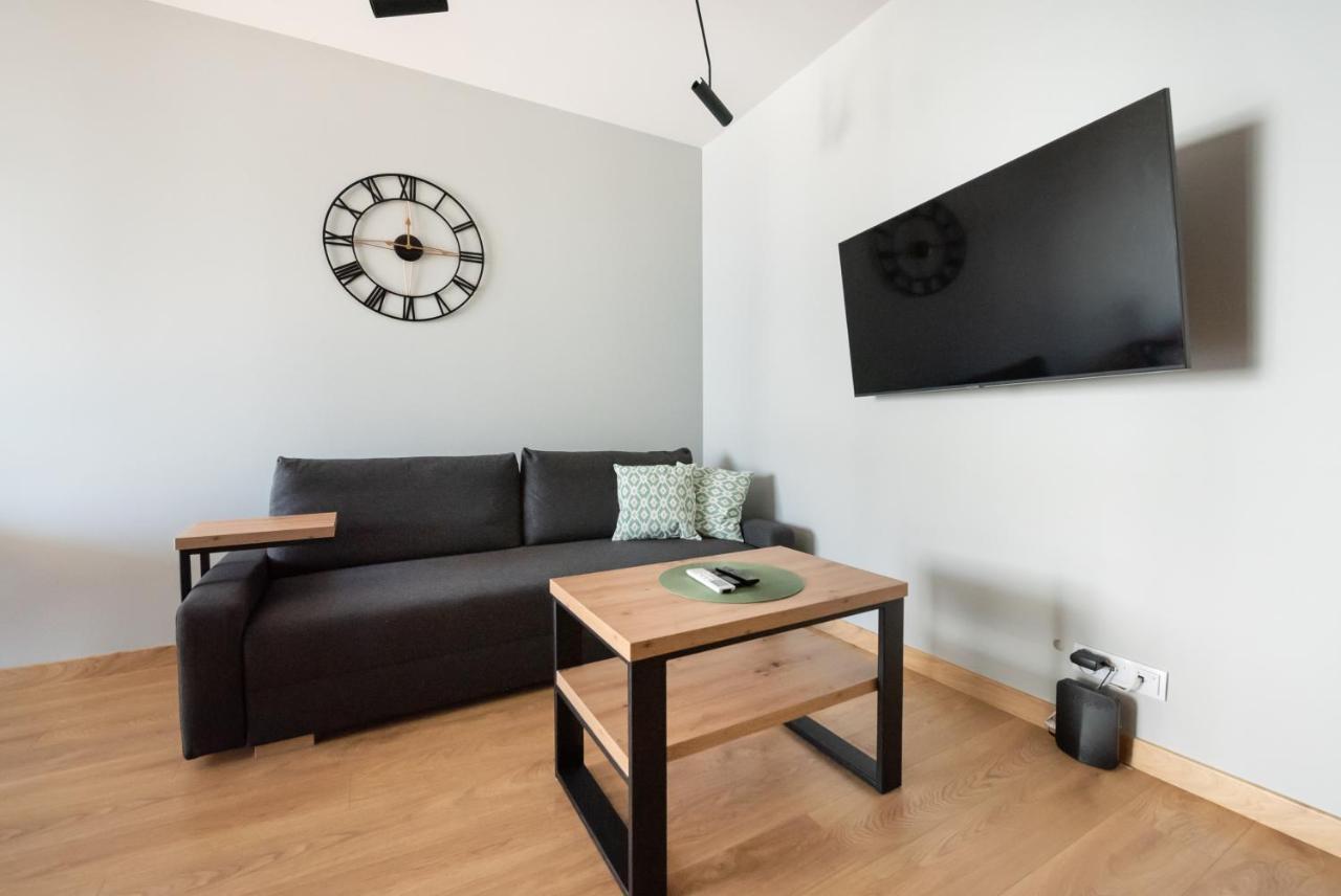 Wola Skwer Happy Apartment Warschau Exterior foto