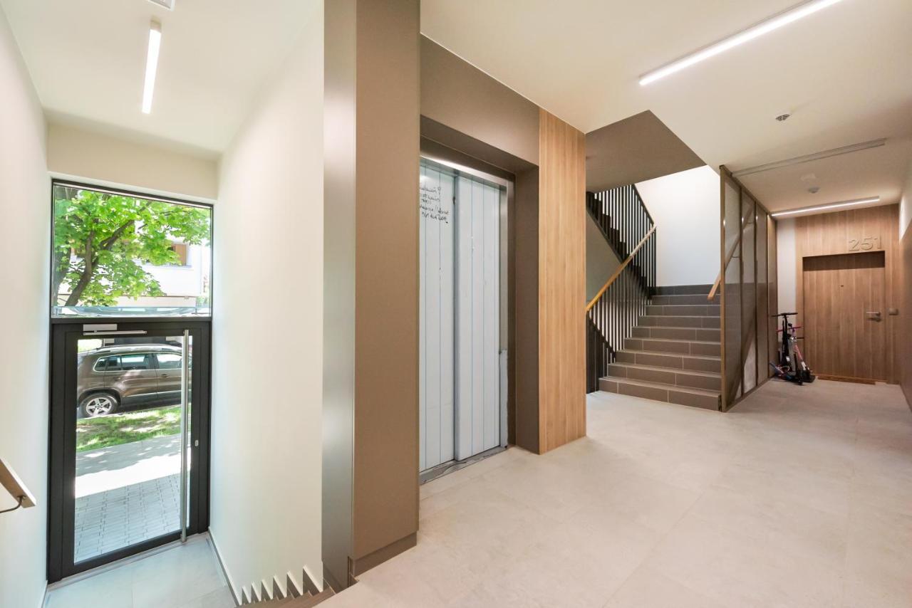 Wola Skwer Happy Apartment Warschau Exterior foto