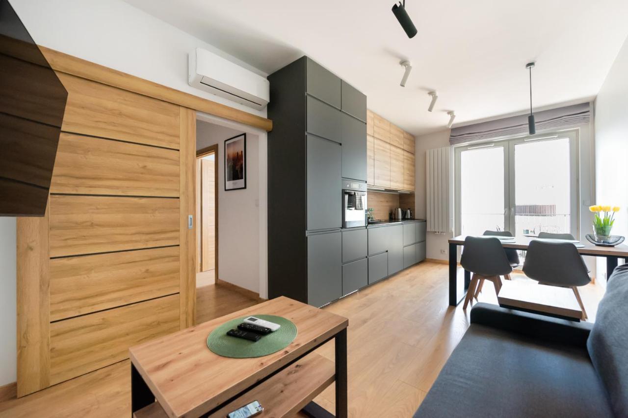 Wola Skwer Happy Apartment Warschau Exterior foto