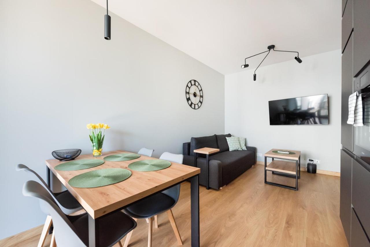 Wola Skwer Happy Apartment Warschau Exterior foto