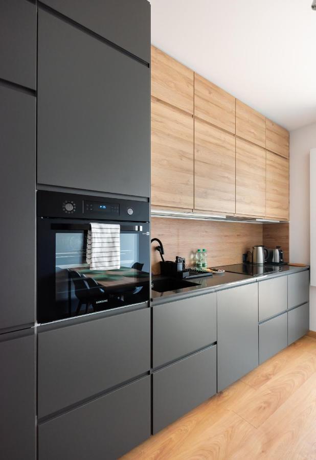 Wola Skwer Happy Apartment Warschau Exterior foto